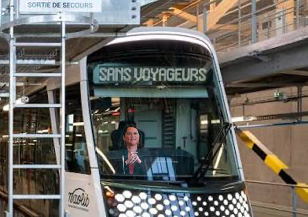 Après « Martine va prendre le train », « Johanna conduit un tram ».